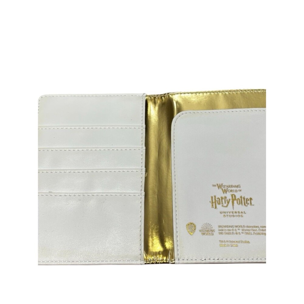 Harry Potter "London to Hogwarts" faux leather passport holder. Wizarding World - Picture 2 of 4